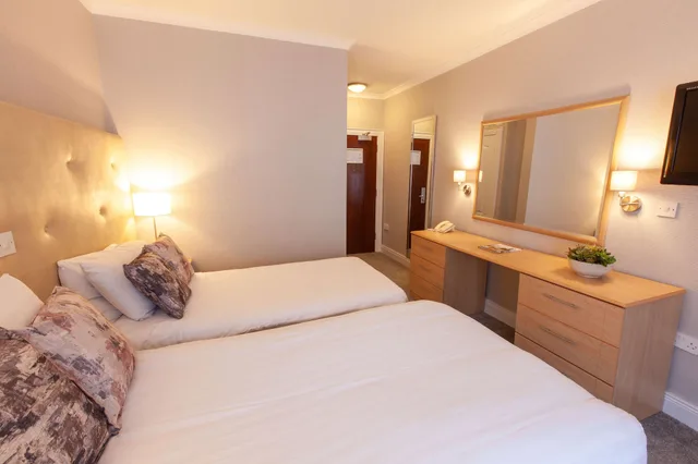 غرفة قياسية بسريرين منفصلين، BEST WESTERN PLUS White Horse Hotel 1/5
