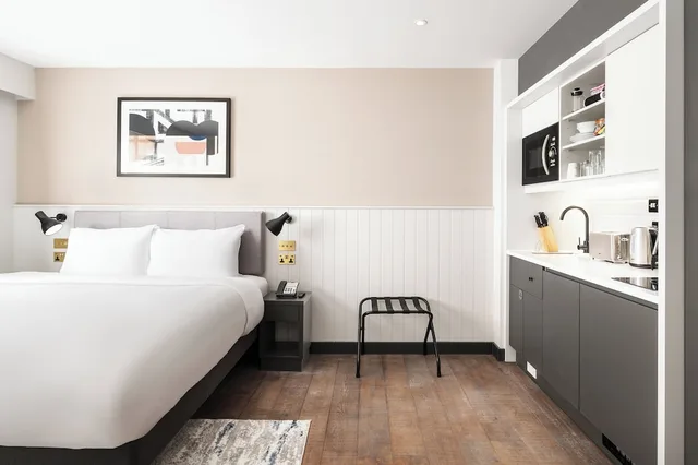 جناح استوديو ركني بسرير كوين بمطبخ، Staybridge Suites Brighton 2/8