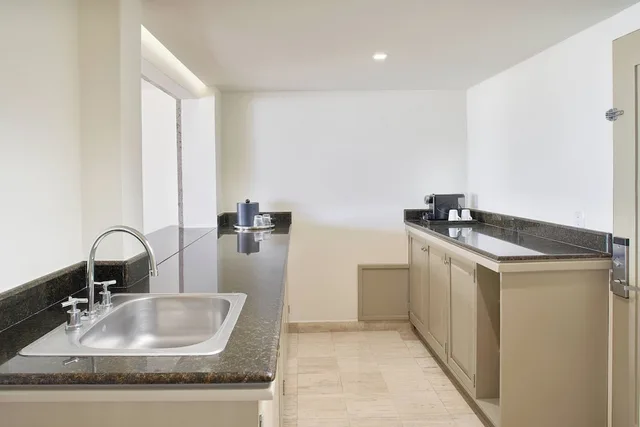 1 Bedroom, Presidential, Suite, Ocean Front, Terrace، Marriott Puerto Vallarta Resort and Spa (ex Casa Magna Marriott Puerto Vallarta Resort and Spa) 6/8