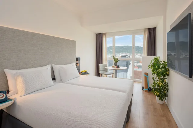 جناح جونيور بشرفة، Hotel San Sebastian Orly, Affiliated by Melia 1/8