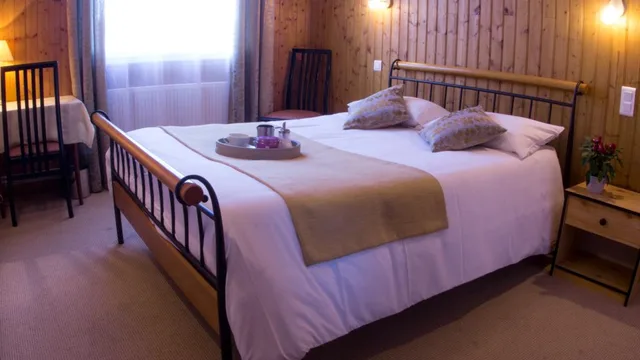 Standard, Double Bed, HOTEL EMERAUDE 1/5