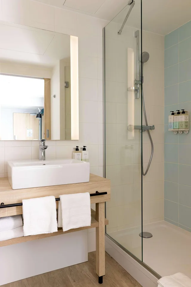 غرفة قياسية بسريرين منفصلين، Hampton by Hilton Tours Centre 2/4
