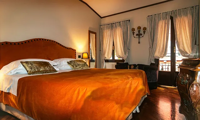 غرفة بسرير مزدوج بإطلالة على القناة، Hotel La Calcina 1/4