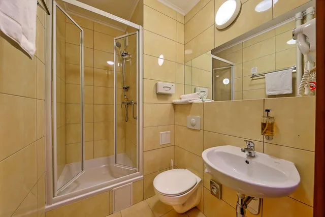 غرفة بريميوم فاخرة بسرير كينج، Best Western Hotel Portos 2/3