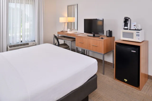 غرفة قياسية بسريرين كوين، Holiday Inn Express Hotel Amp Suites New Orleans Airport South 3/5