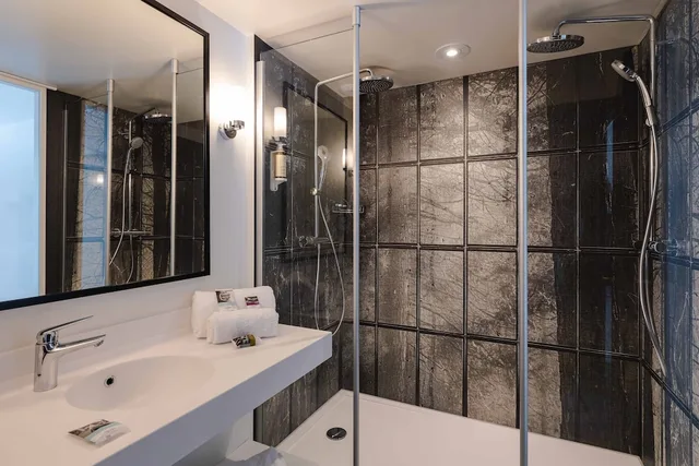 غرفة كلاسيكية بسرير مزدوج بشرفة، Mercure Hotel & Spa Aix-les-Bains Domaine Marlioz 10/10