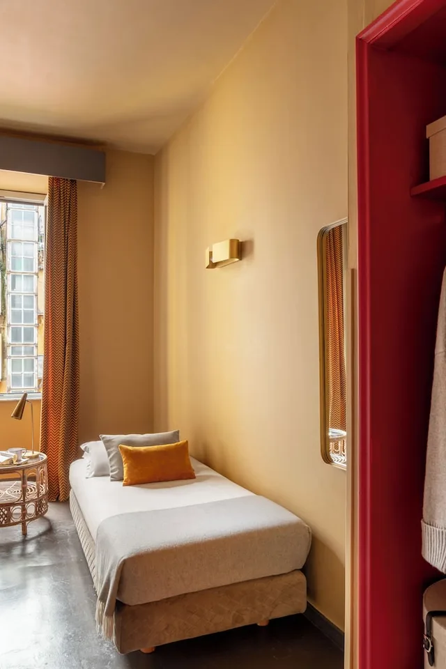 غرفة ثلاثية، Milani Hotel 5/10
