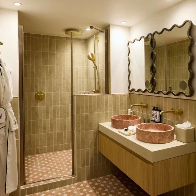 جناح جونيور بسرير كينج بإطلالة على المسبح، Grand Hotel Roi Rene Aix - MGallery Collection 8/8