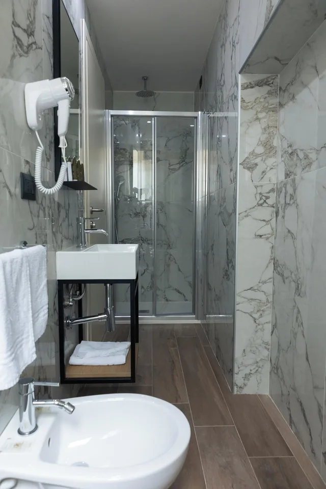 غرفة كلاسيكية ثلاثية بغرفة نوم واحدة بحمام خاص، Hotel Hermes 5/6