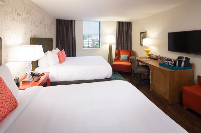 غرفة قياسية بسريرين كوين، Hotel Indigo Baltimore Downtown 2/5