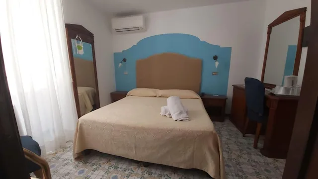 غرفة اقتصادية بسرير كوين، Hotel Amalfi 3/10