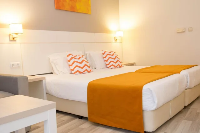 غرفة بسرير مزدوج أو سريرين منفصلين بشرفة، Park Hotel Odessos 5/10
