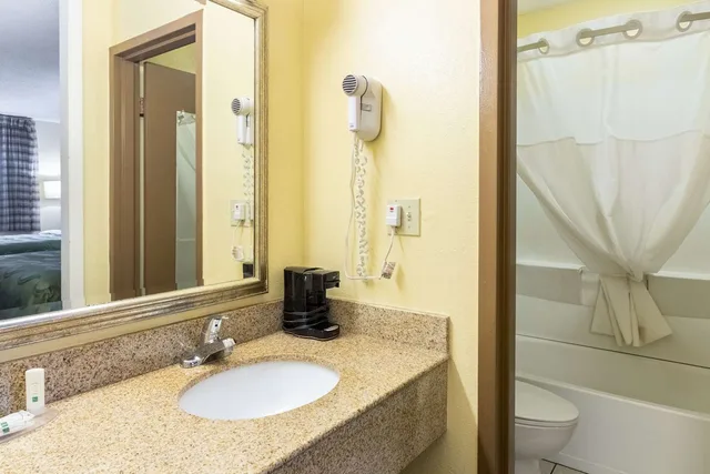 غرفة بسريرين كوين للمدخنين، Quality Inn Franklin - Cool Springs Area 4/5