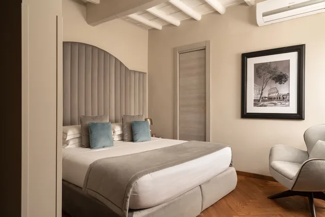 جناح جونيور، Antico Albergo Del Sole Al Pantheon 1/8