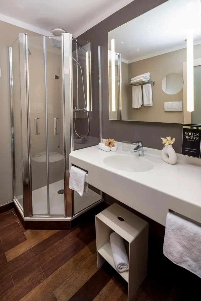 غرفة عائلية بسرير كينج وسرير بطابقين، Best Western Plus City Hotel 9/10
