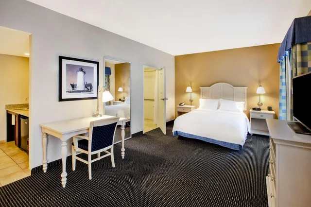 استوديو بسرير كوين مع أريكة لذوي الإعاقة، Hampton Inn & Suites Cape Cod-West Yarmouth 2/6