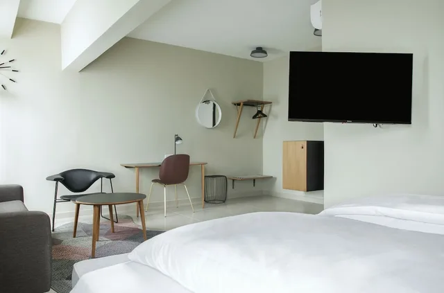 غرفة تنفيذية بسرير كينج، Nordic Hotel Lagos 3/4