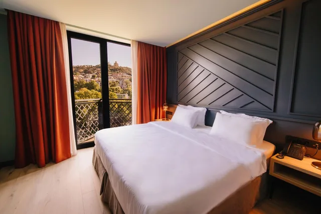 Standard, Double or Twin Bed, French Balcony، Sandali Metekhi Boutique hotel 3/6