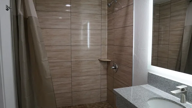 غرفة قياسية بسريرين كوين، Sea Breeze Inn 3/4