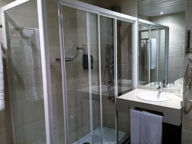 غرفة بسرير مزدوج مع سرير إضافي، Hotel Horitzo 5/6