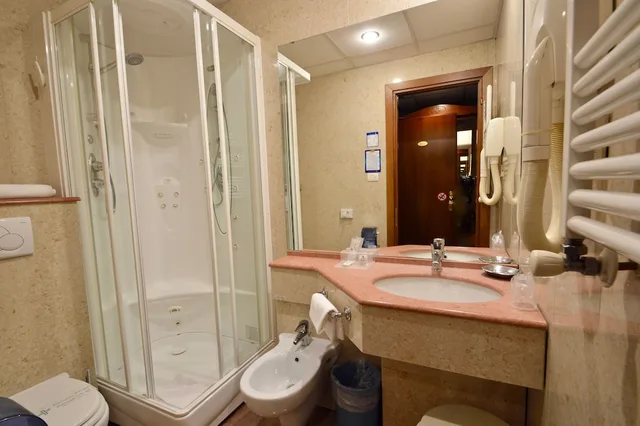Superior, Queen Bed, Hydromassage، Hotel Montecarlo Roma 5/5