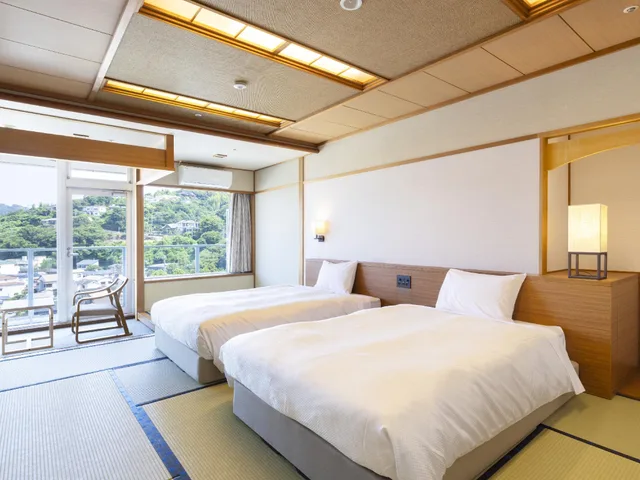 غرفة داخلية يابانية قياسية بسريرين منفصلين بأرضية تاتامي، Oedo-Onsen-Monogatari Ito Hotel New Okabe 1/2
