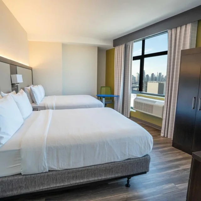Standard, 2 Queen Beds, Skyline View, Pet Friendly, Holiday Inn Express Long Island City E New York, an IHG Hotel 5/5