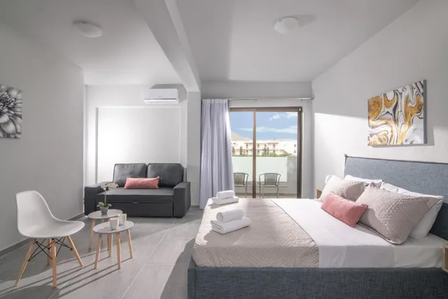 غرفة سوبيريور ثلاثية، Golden Sunlight hotel 4/10
