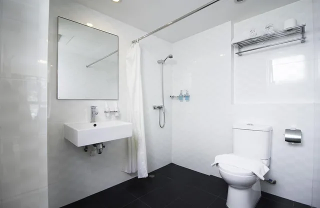 Renovated, Triple، Harbour Ville Hotel 6/6
