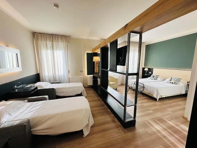 غرفة عائلية بسرير فردي مع أريكة، Hotel Italia 4/10