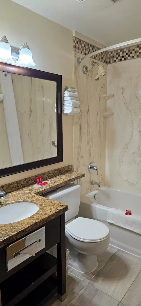 غرفة قياسية بسريرين مزدوجين بإطلالة على المتنزه بشرفة، SureStay by Best Western Richmond Vancouver Airport 3/3