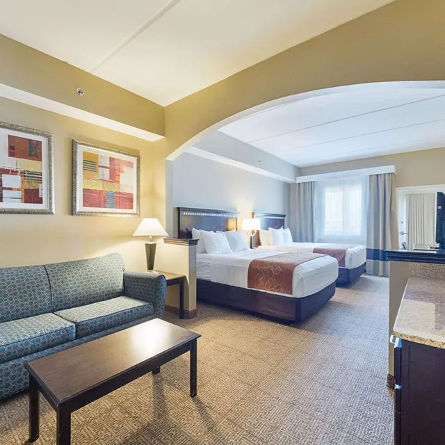جناح بسرير كوين بشرفة، Comfort Suites Beachside 8/10