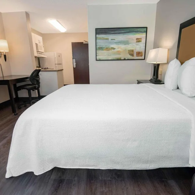Deluxe, Studio, King Bed, Extended Stay America Suites Phoenix Biltmore 6/10