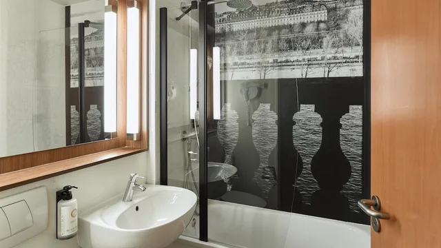 غرفة قياسية بسرير كوين مع أريكة، Hotel Campanile Marne La Vallee Bussy Saint Georges 5/5