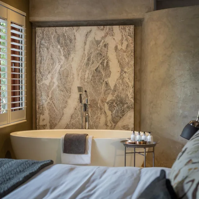 Deluxe, Suite, Lush Private Game Lodge 6/9