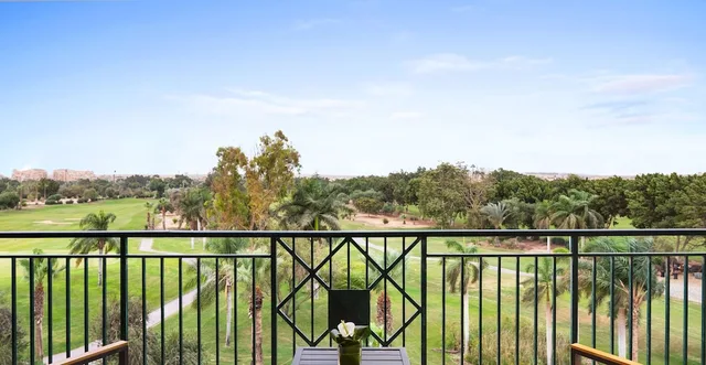 جناح رئاسي تنفيذي بسرير كوين، Hilton Pyramids Golf Resort 8/8