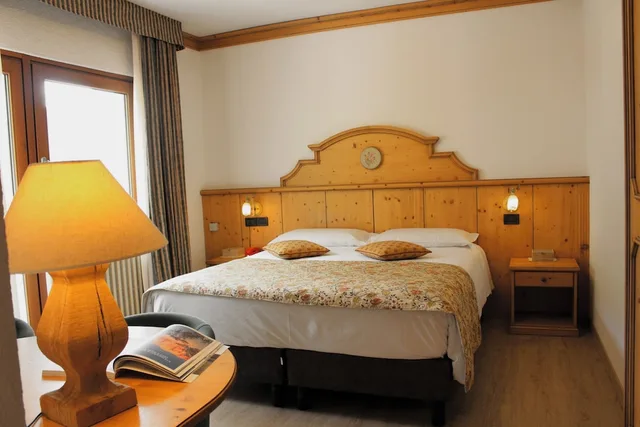 Deluxe, King Bed, La Vallee Blanche Hotel 6/10