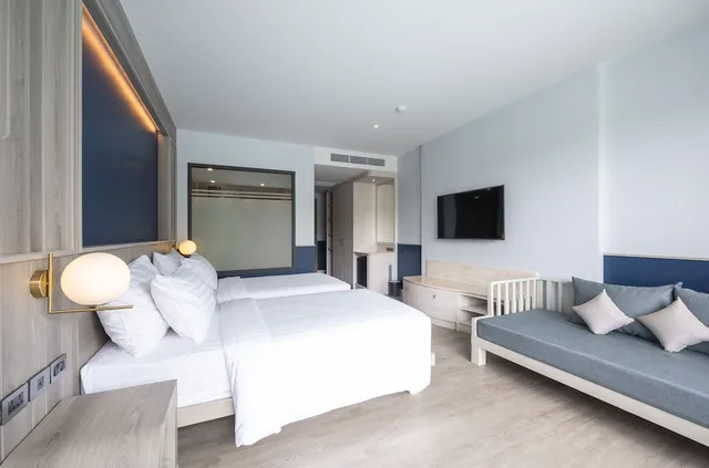 غرفة ديلوكس بسرير كينج بإطلالة على الحديقة، Seabed Grand Hotel Phuket 3/5