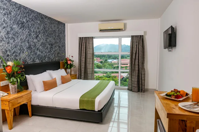 غرفة ديلوكس بسريرين منفصلين بشرفة، Langkapuri Resort Langkawi 1/2