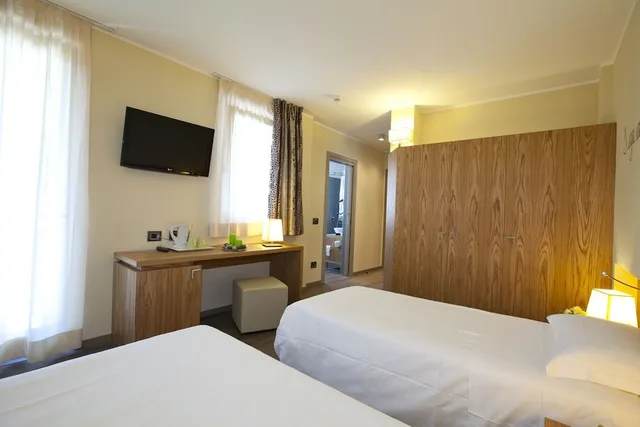 Superior, Double Bed, Harmony Suite Hotel 2/3
