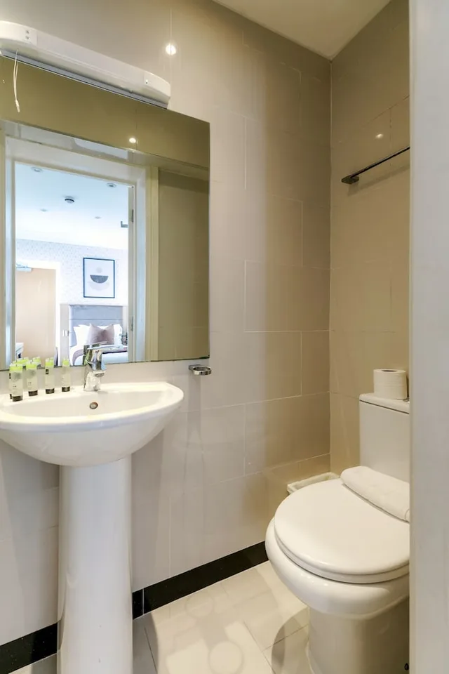 غرفة أساسية رباعية بسرير مزدوج وسريرين منفصلين، Mina House 5/5