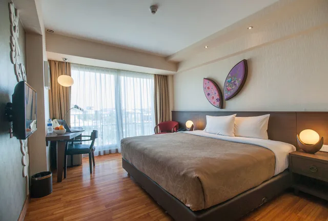 غرفة بريميوم بسرير كينج، The Atanaya Hotel Bali 1/10