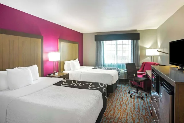 غرفة بسريرين كوين، La Quinta Inn & Suites by Wyndham Fort Smith 2/4