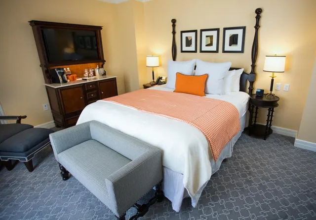 Deluxe, King Bed, Terrace View, The Atherton Hotel At OSU 2/3