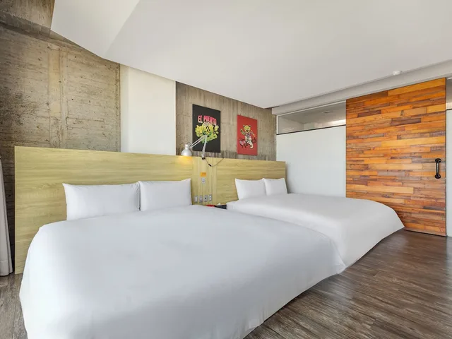 غرفة رباعية بسريرين كينج، El Puerto Hotel 3/10