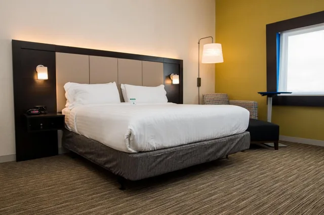 جناح بسرير كينج مع أريكة لذوي الإعاقة، HOLIDAY INN EXPRESS & SUITES MARIETTA 1/1
