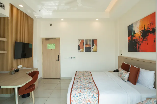 Studio, Single, King Bed, AR Suites KLJ Square 2/2
