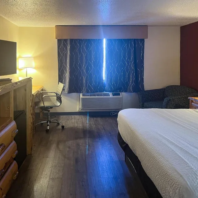 غرفة بسرير كينج لذوي الإعاقة، Studio6 Suites Butte, MT I-90 I-15 8/10
