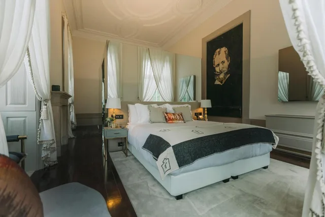 جناح جونيور بسرير كوين، Torel Palace Porto 2/6