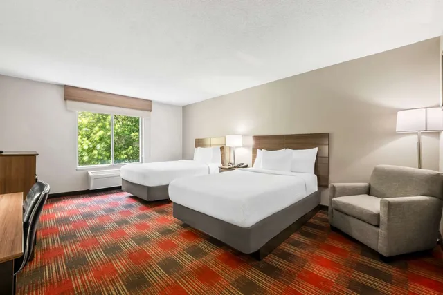 غرفة بسريرين مزدوجين بحوض استحمام لذوي الإعاقة، Best Western Dartmouth-New Bedford 3/4